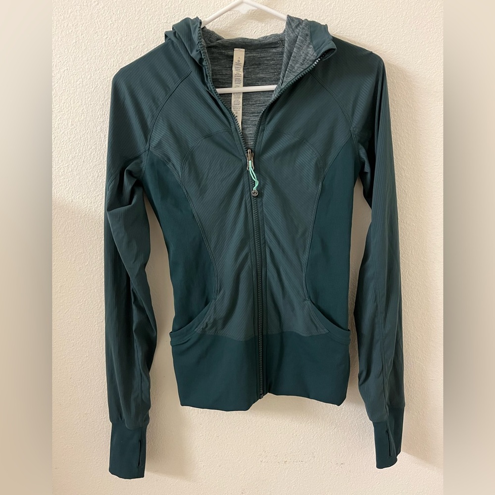 Lululemon In Flux Reversible Zip Green Jacket Size 4